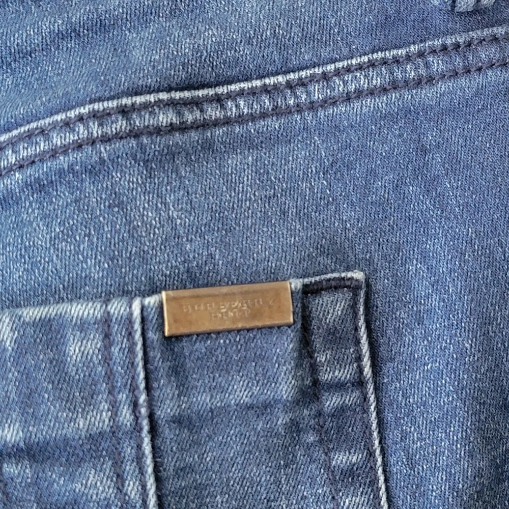 Burberry Brit Westbourne Skinny Ankle Jeans - Picture 7 of 13